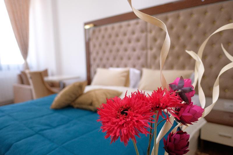New Hotel อิลิดชา ภายนอก รูปภาพ