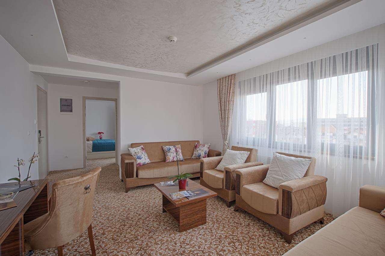New Hotel อิลิดชา ภายนอก รูปภาพ
